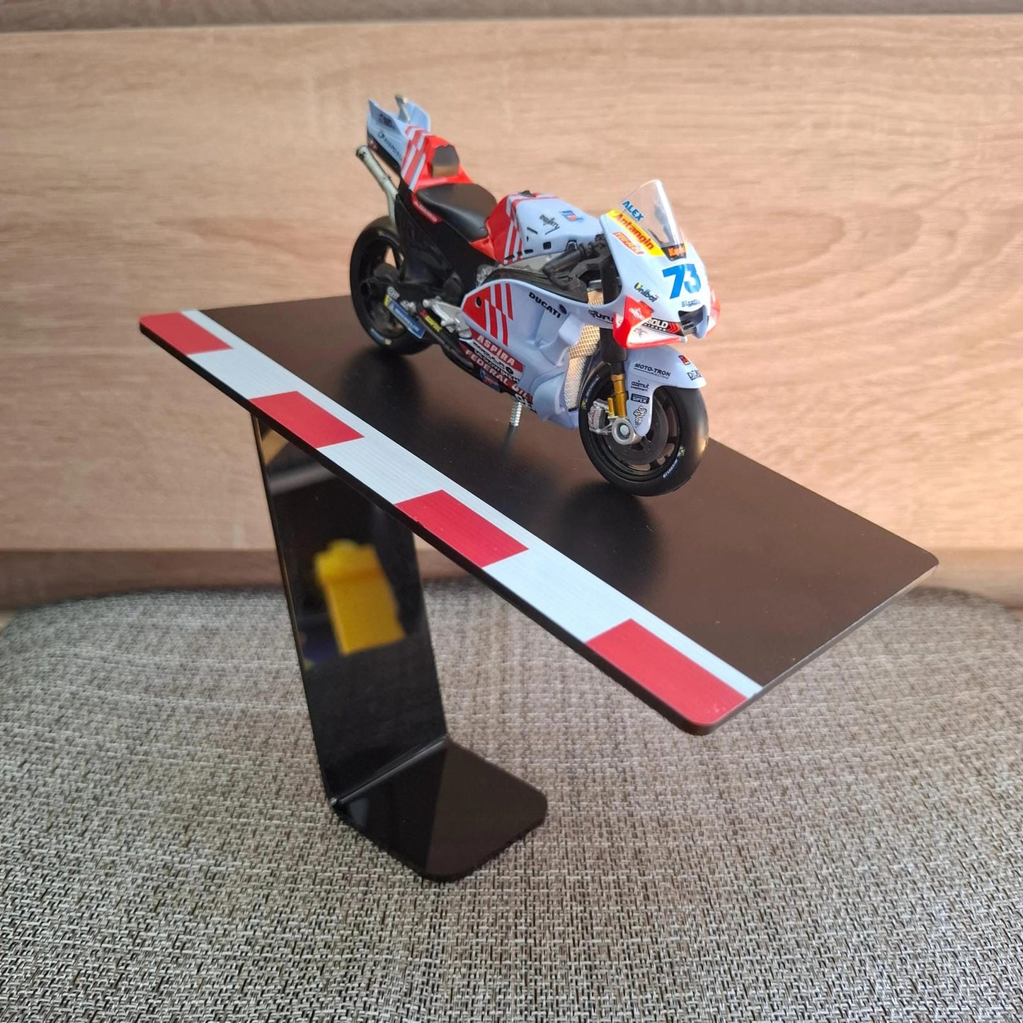 Moto Model with Stand (1:43 Scale) - Alex Marquez #73 - Moto Gift