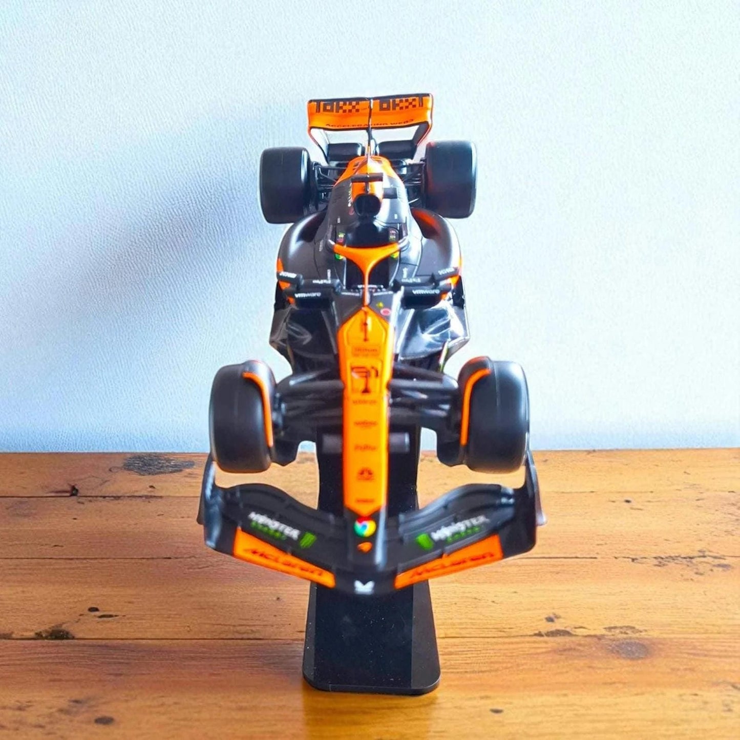 F1 McLaren Car Model 1:24 with Stand - Oliver Piastri #81 - Formula 1 Gift
