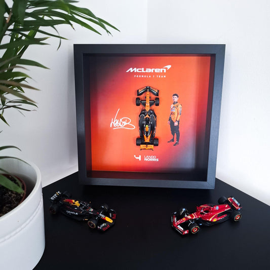 Oscar Piastri F1 Frame with McLaren 1:43 Scale Car - High-Quality Printed Background - 25x25 cm Display - Formula 1 Gift
