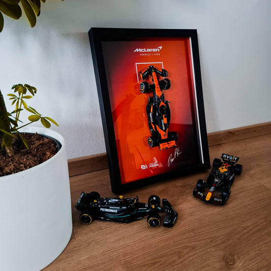 Oscar Piastri F1 Frame with McLaren 1:24 Scale Car - High-Quality Printed Background with Signature - 30x40cm Display - Formula 1 Gift