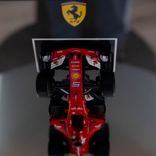 Sebastian Vettel F1 Frame with Ferrari 1:24 Scale Car - Background with Name and Signature - 30x40cm Display - Formula 1 Gift