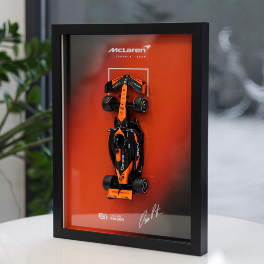Oscar Piastri F1 Frame with McLaren 1:24 Scale Car - High-Quality Printed Background with Signature - 30x40cm Display - Formula 1 Gift