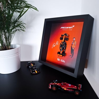Oscar Piastri F1 Frame with McLaren 1:43 Scale Car - High-Quality Printed Background - 25x25 cm Display - Formula 1 Gift