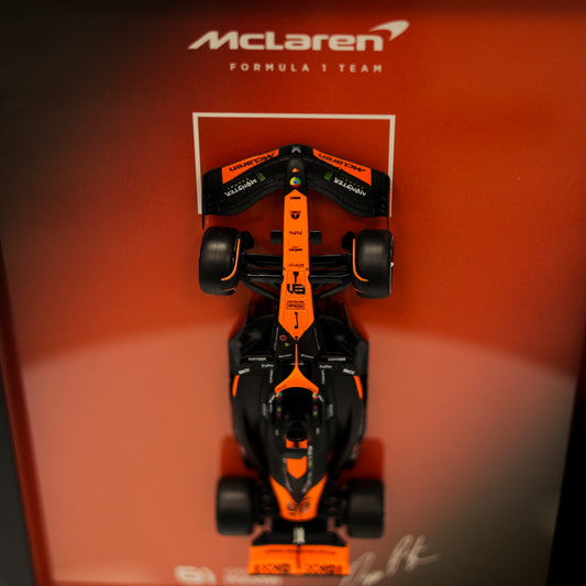Oscar Piastri F1 Frame with McLaren 1:24 Scale Car - High-Quality Printed Background with Signature - 30x40cm Display - Formula 1 Gift