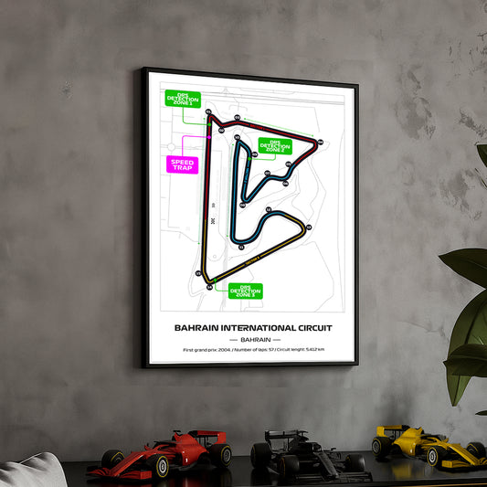 Framed Formula 1 Track Poster – 2025 F1 Grand Prix Circuit Map – Bahrain – Full Color Layout – Physical Motorsport Print – 50x70cm