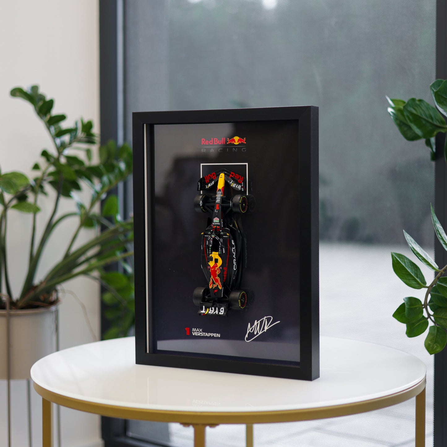 Max Verstappen F1 Frame with Red Bull 1:24 Scale Car - High-Quality Printed Background with Signature - 30x40cm Display - Formula 1 Gift