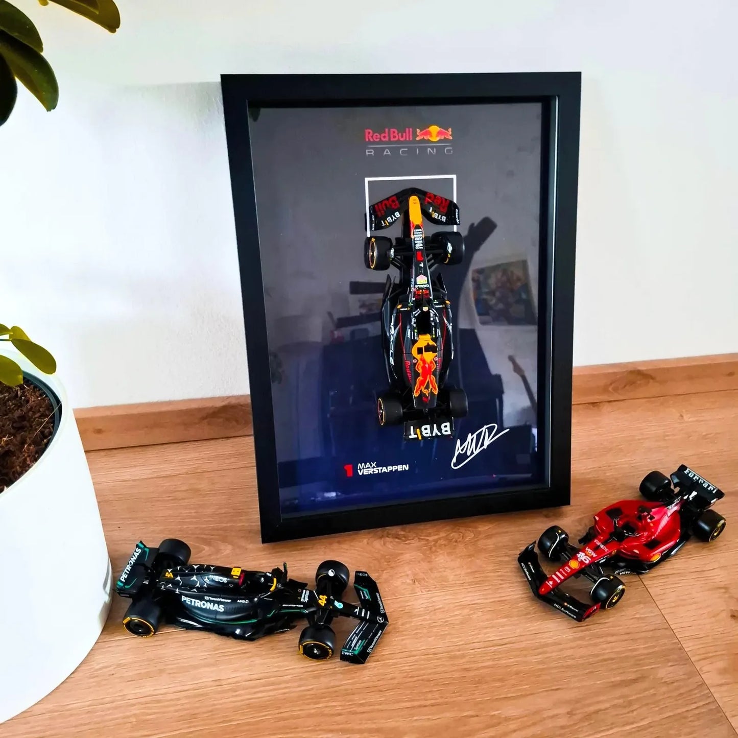 Max Verstappen F1 Frame with McLaren 1:24 Scale Car - High-Quality Printed Background with Signature - 30x40cm Display - Formula 1 Gift